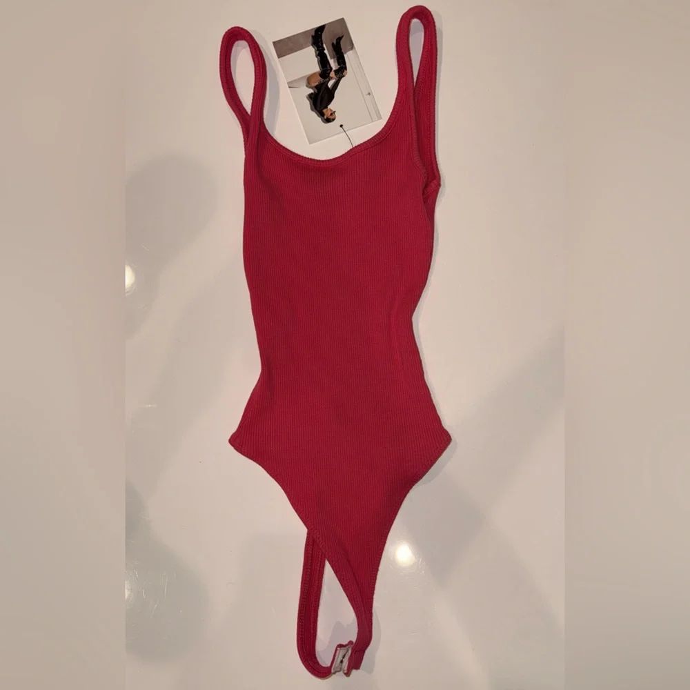 Naked Wardrobe 💕 snatched 🩷 raspberry Pink Tank Top Bodysuit | XS | NWT - Picture 2 of 6